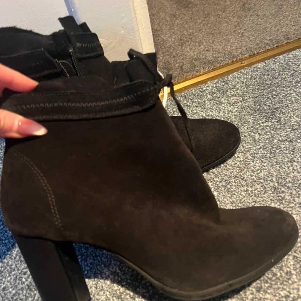 Chic Black Suede Heeled Boots
